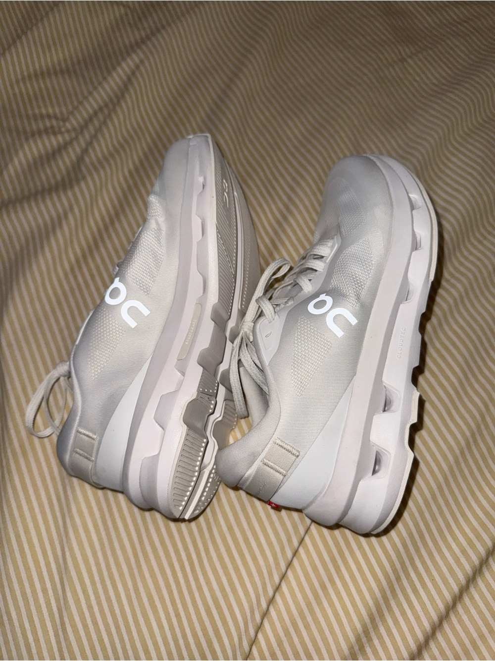 On Running Women's On Cloudzone, White/White, 8 B Medium NEW WITHOUT TAGS - Picture 7 of 9